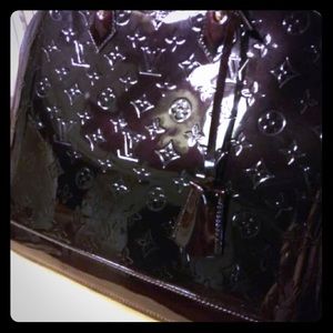 Louis Vuitton alma vernis GM